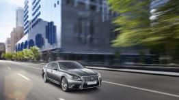 Lexus LS 600h (2013) - widok z przodu