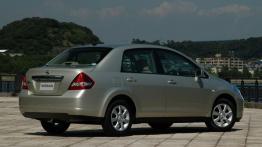 Nissan Tiida Sedan 1.6 i 110KM 81kW 2004-2009