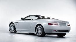 Aston Martin DB9 Volante - widok z tyłu