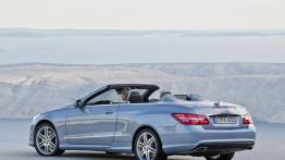 Mercedes Klasa E W212 Kabriolet 500 BlueEFFICIENCY 408KM 300kW 2011-2012