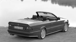 Mercedes Klasa E W124 Cabrio 2.2 150KM 110kW 1993-1996