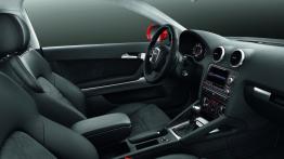 Audi A3 2011 - widok ogólny wnętrza z przodu