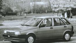 Fiat Tipo - lewy bok