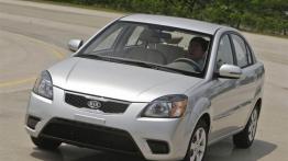 Kia Rio II Sedan Facelifting 1.4 DOHC 97KM 71kW 2010-2011