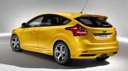 Ford Focus III ST hatchback - widok z tyłu