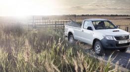 Toyota Hilux VII Single Cab Facelifting - widok z przodu