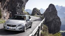 Volvo V60 Plug-In Hybrid - widok z przodu