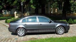 Skoda Superb 2.8 V6 Tiptronic - galeria redakcyjna - prawy bok