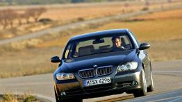 BMW Seria 3 E90 - widok z przodu