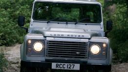 Land Rover Defender 2007 - widok z przodu