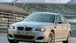 BMW Seria 5 E60 M5 Sedan 5.0 V10 507KM 373kW 2005-2010
