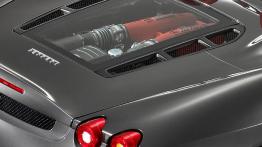Ferrari 430 Spider - pokrywa silnika zamknięta