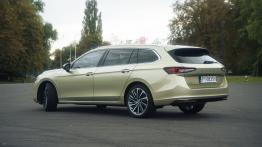Skoda Superb Combi PHEV L&K - ty³ - reflektory wy³±czone