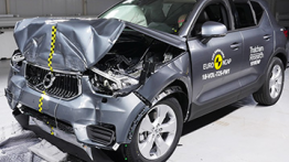  Volvo XC40 D4 AWD Momentum