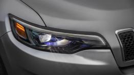 Odświeżony Jeep Cherokee z nowym silnikiem