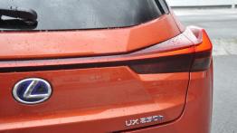 Lexus UX – nowy japoński crossover niczym „lizak za szybą”