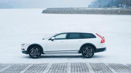 Volvo V90 Cross Country - w hołdzie starszemu rodzeństwu 