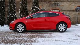 Błyskawica, która odwraca głowy - Opel Astra GTC