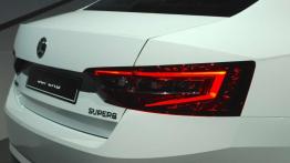 Nowa Skoda Superb - czeski kryształ