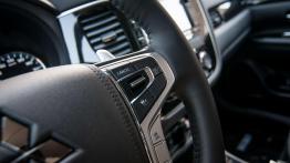 Mitsubishi Outlander PHEV (MY16) - dialog z klientem