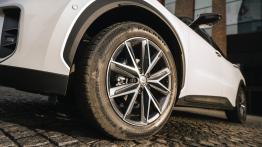 Lexus LBX E-Four Cool to wyjątkowe połączenie Mini i Toyoty. Ideał miejskiego premium