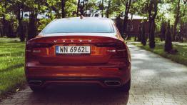 Volvo S60 2.0 T5 250 KM - galeria redakcyjna - widok z tyłu