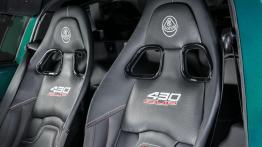 Lotus Exige Cup 430 - fotel kierowcy, widok z przodu