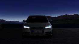 Audi A6 C7 Avant Facelifting (2015) - przód - reflektory włączone