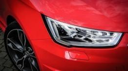 Audi S1 Sportback 2.0 TFSI 231KM - galeria redakcyjna - prawy przedni reflektor - wyłączony