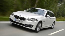 BMW serii 5 F11 520d Touring (2015) - widok z przodu