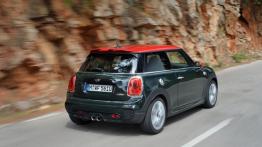 Mini John Cooper Works 2015 - widok z tyłu