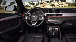 BMW X1 II xDrive25i (2016) - kokpit