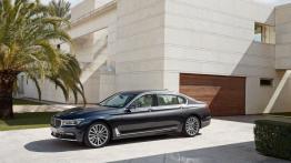 BMW serii 7 G12 750Li xDrive (2016) - lewy bok