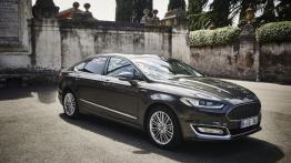 Ford Vignale Mondeo Sedan (2015) - prawy bok