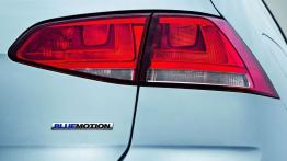Volkswagen Golf VII TDI BlueMotion (2013) - prawy tylny reflektor - włączony