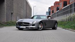 Mercedes SLS AMG Coupe 6.2 V8 571KM - galeria redakcyjna - widok z przodu