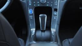 Opel Ampera Hatchback 5d Elektryczny 150KM - galeria redakcyjna - konsola środkowa