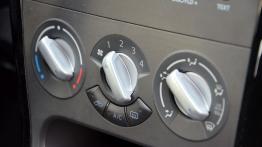 Suzuki Splash Hatchback 5d Facelifting 1.0 68KM - galeria redakcyjna - panel sterowania wentylacją i