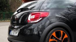 Citroen DS3  KM - galeria redakcyjna - prawy tylny reflektor - wyłączony