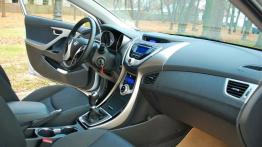 Hyundai Elantra V Sedan 1.6 D-CVVT MPI 132KM - galeria redakcyjna - pełny panel przedni