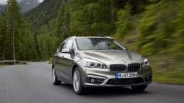 BMW 225i Active Tourer (2014) - widok z przodu