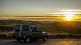 Land Rover Discovery 4 (2014) - widok z tyłu