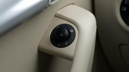 Skoda Octavia III Liftback 2.0 TDI - galeria redakcyjna - sterowanie w drzwiach