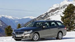 Mercedes E 350 CDI 4MATIC W212 kombi - widok z przodu