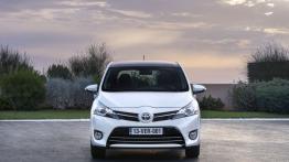 Toyota Verso Facelifting - widok z przodu