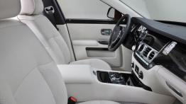Rolls Royce Ghost One Thousand and One Nights - widok ogólny wnętrza z przodu
