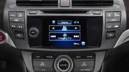 Honda Crosstour Facelifting - konsola środkowa