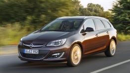 Opel Astra IV Sports Tourer Facelifting - widok z przodu