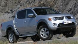 Mitsubishi L200 IV - prawy bok