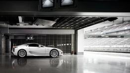 Lexus LFA - prawy bok